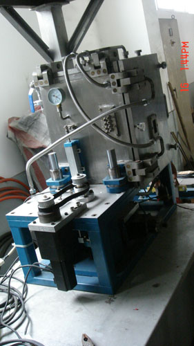 第一(yi)代同步輻射爐(lu)