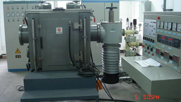 高溫(wen)合金真(zhen)空熔煉(liàn)-凝固控(kòng)制實驗(yan)爐